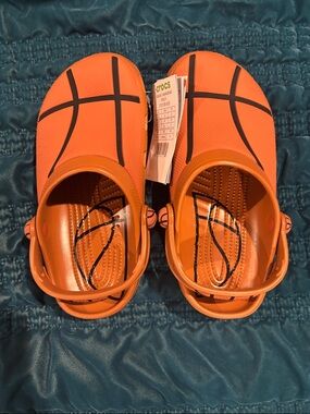 CROCS Kids' Orange Basketball Clogs